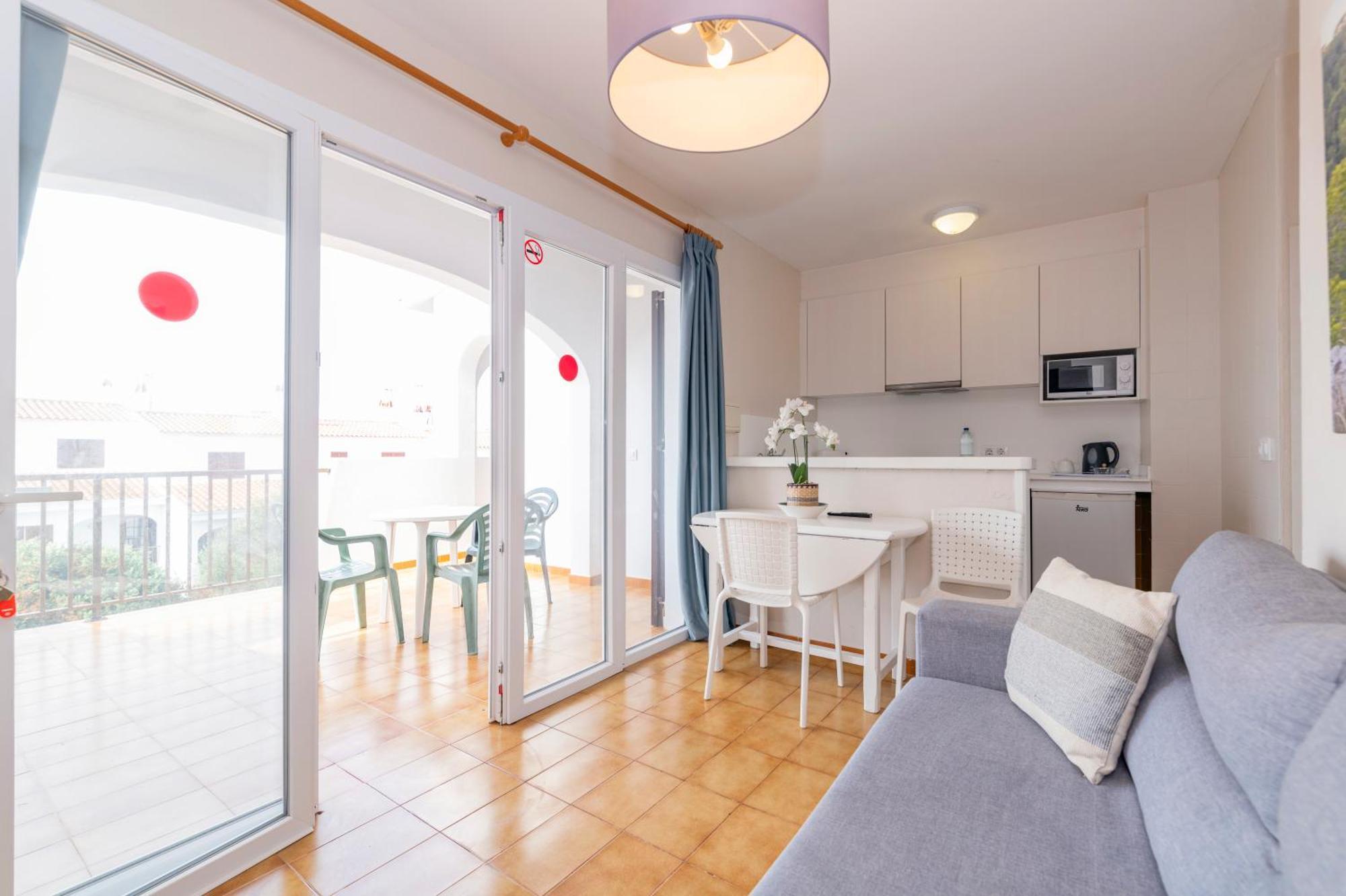 Siesta Mar One Bedroom Apartments Cala En Porter  Exterior photo